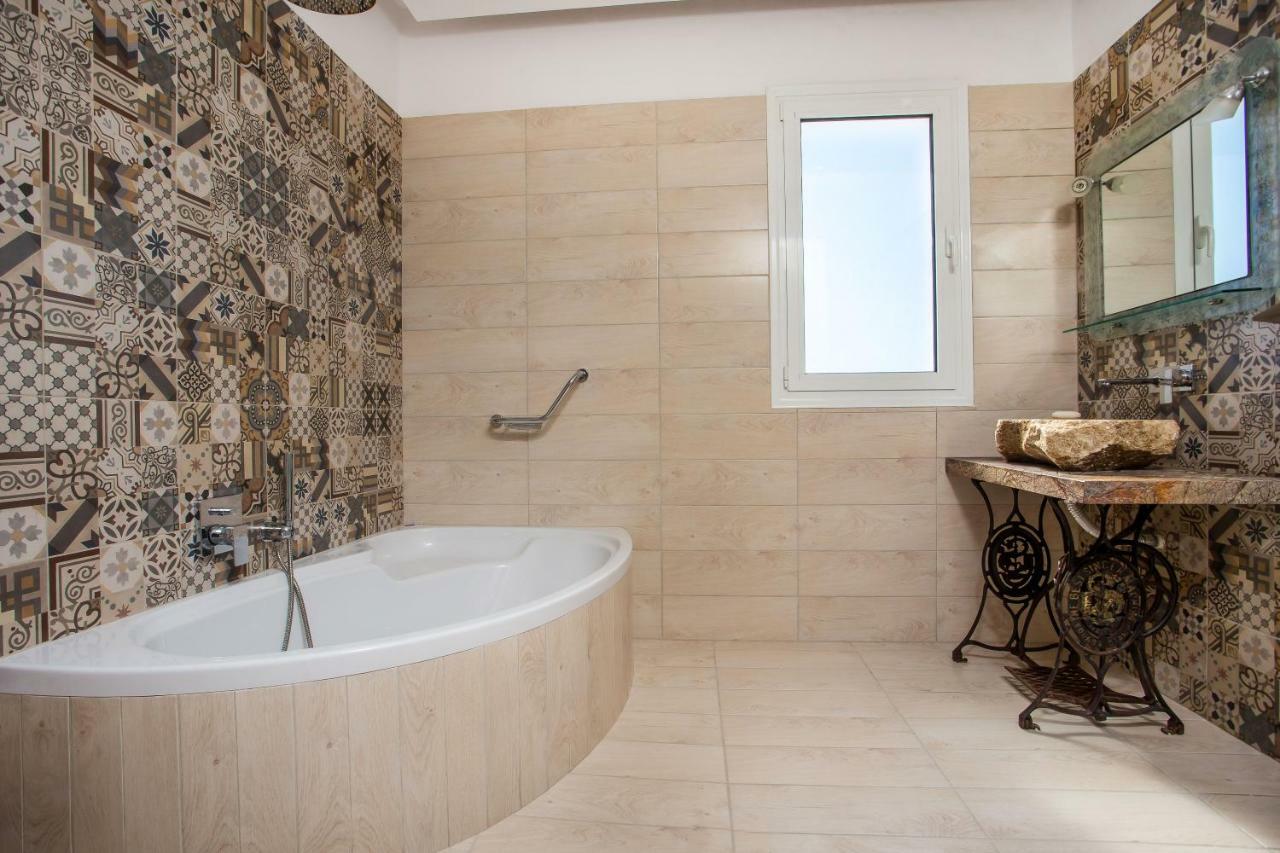 Ammos Luxury Suites ฟาลิรากี ภายนอก รูปภาพ